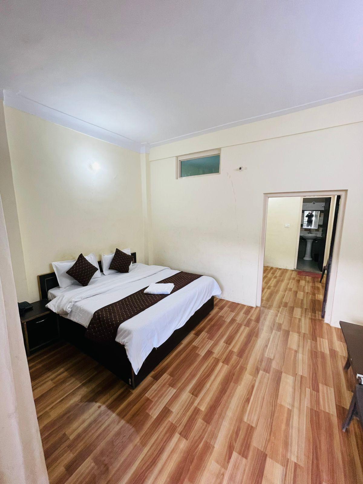 Hotel Jagati Niwas Nainital