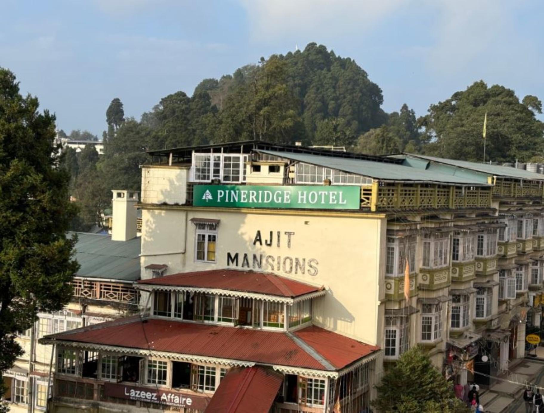 Hotel Pineridge Darjeeling at Mall Road