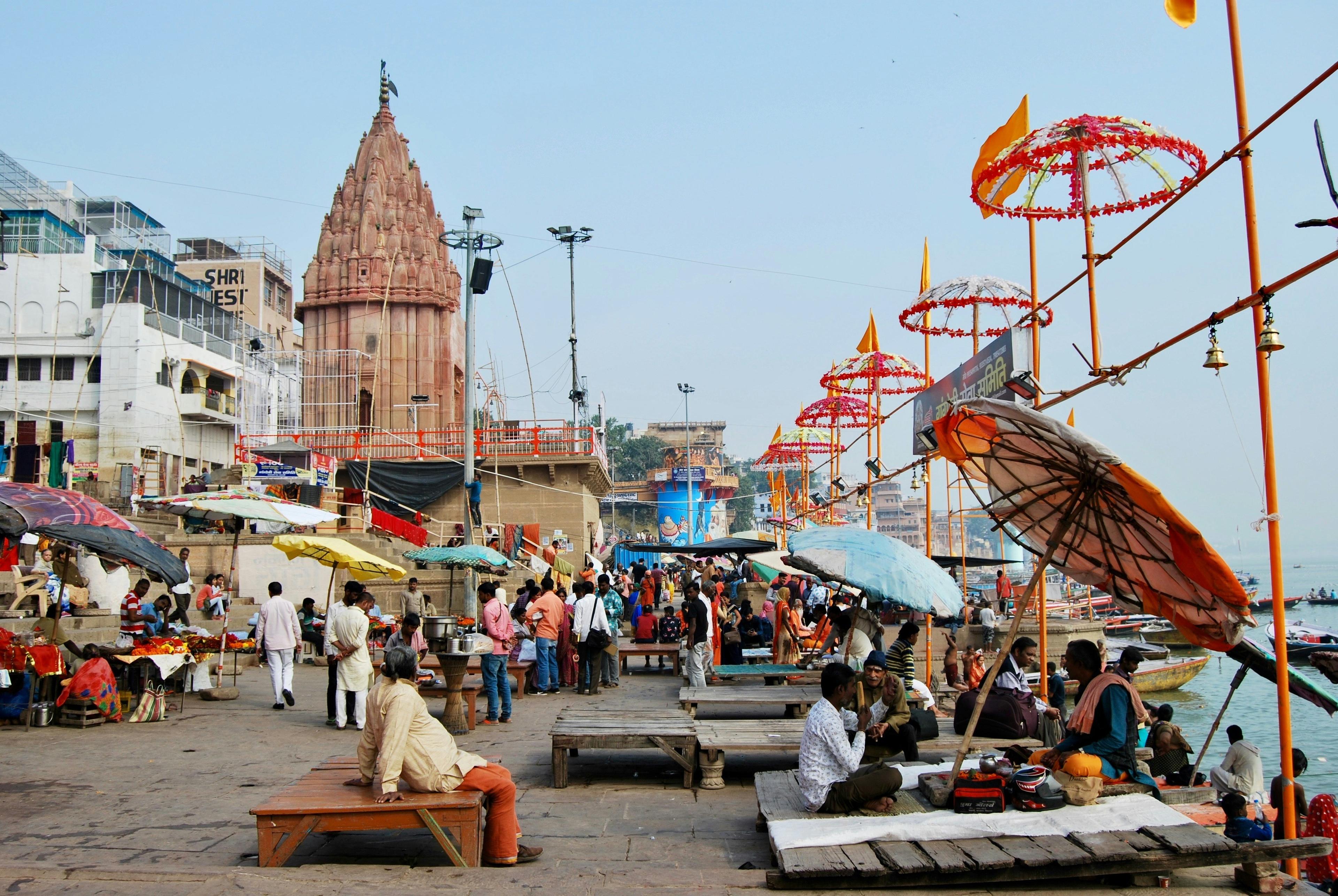 Best Ghats in Varanasi for Sunrise & Ganga Aarti
